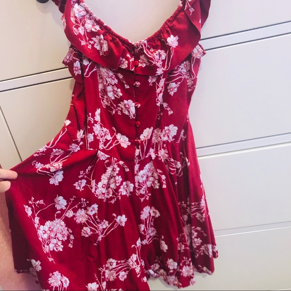 Urban Outfitters Kimchi Floral Romper - Picture 2 of 8